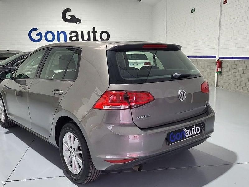 Usado VW Golf VII Business 105 CV (77 kW) 2015 Gris / plata Berlina