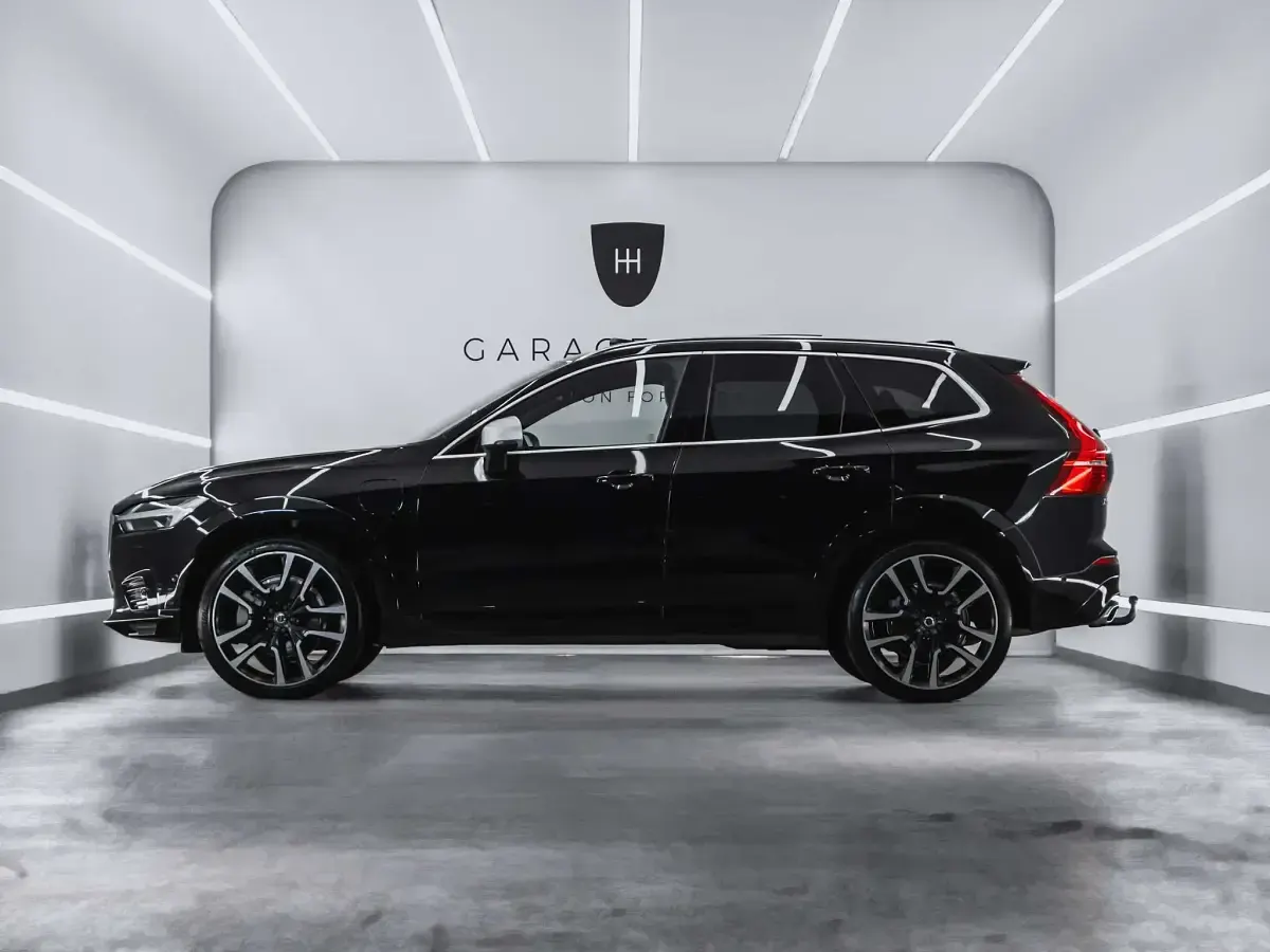 Usado Volvo XC60 R-Design 390 CV (286 kW) 2018 Negro SUV