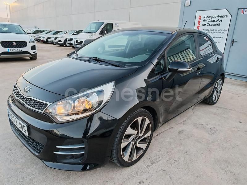 Usado Kia Rio 84 CV (61 kW) 2017 Negro Berlina