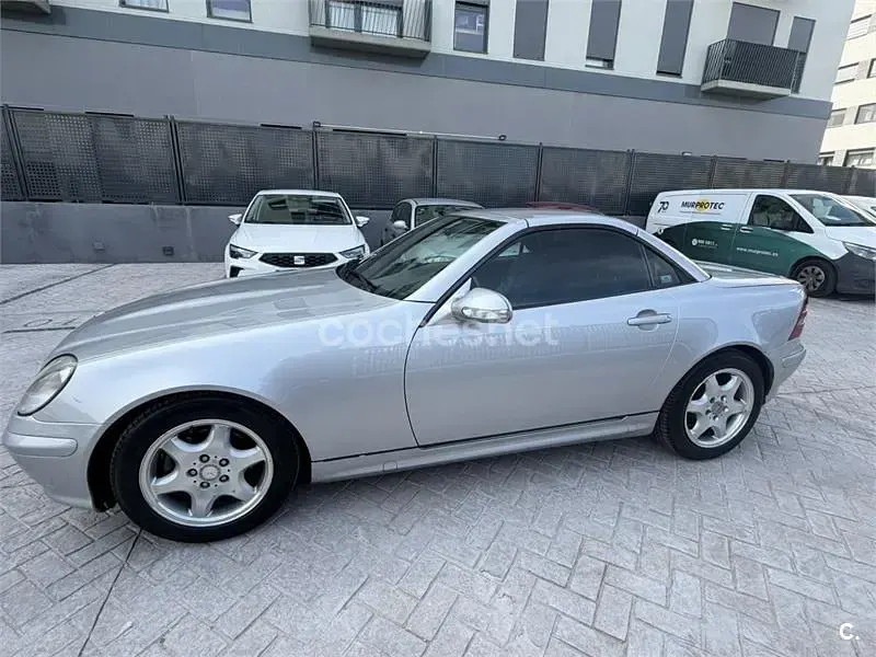 Usado Mercedes SLK230 197 CV (144 kW) 2001 Gris / plata Descapotable