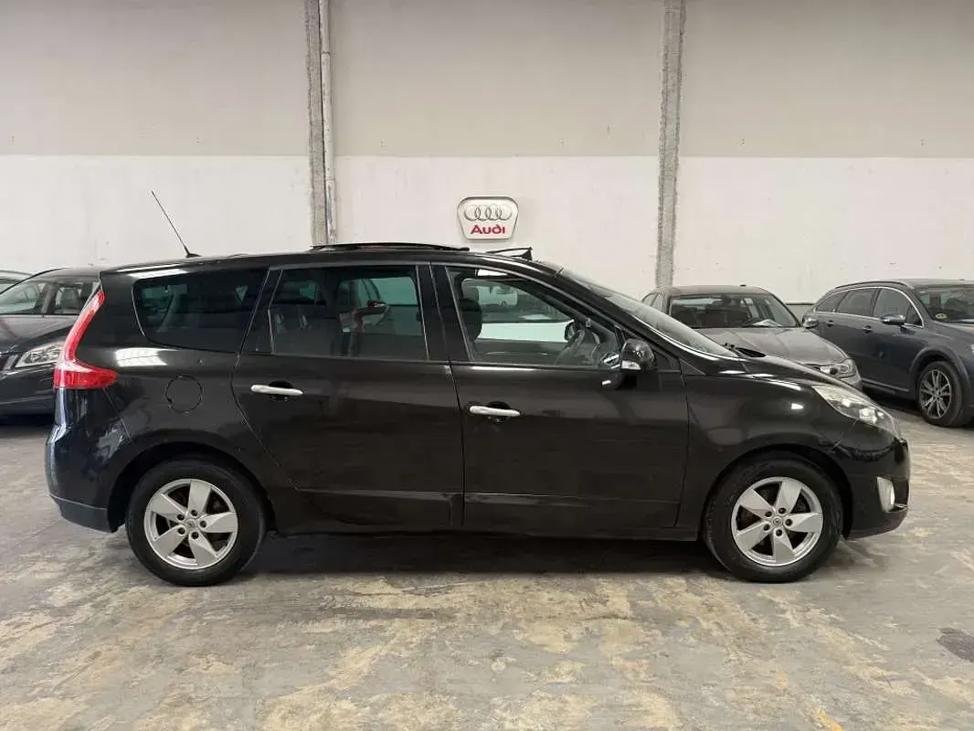 Usado Renault Scenic E-Tech Business 106 CV (77 kW) 2010 Negro Monovolumen