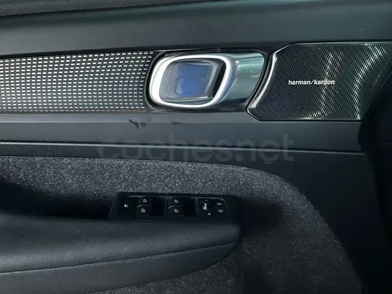 Usado Volvo XC40 R-Design 156 CV (114 kW) 2017 Azul SUV