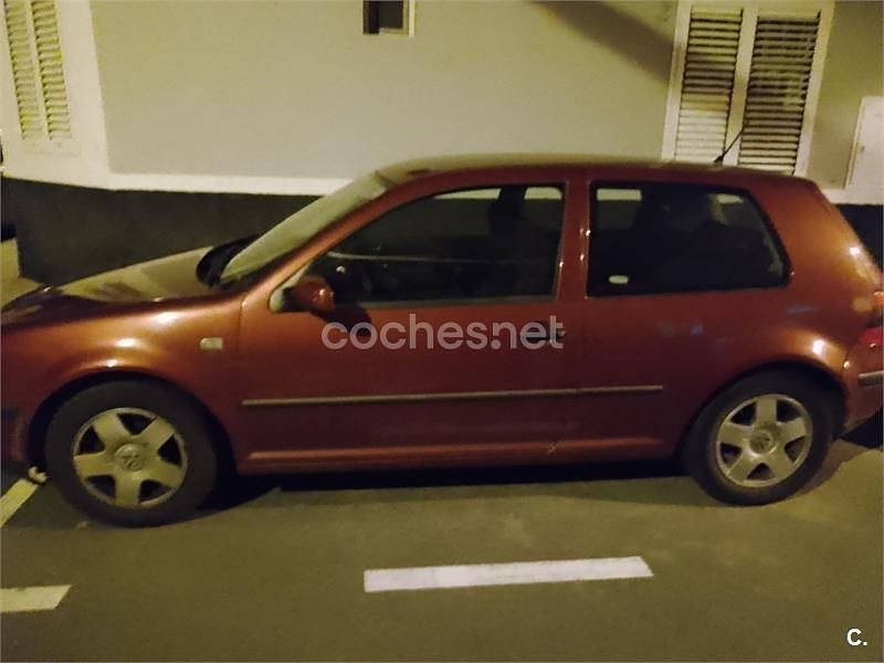 Granate Usado 2000 VW Golf Conceptline Berlina | 2800 € (Precio justo) - Imagen 1/1