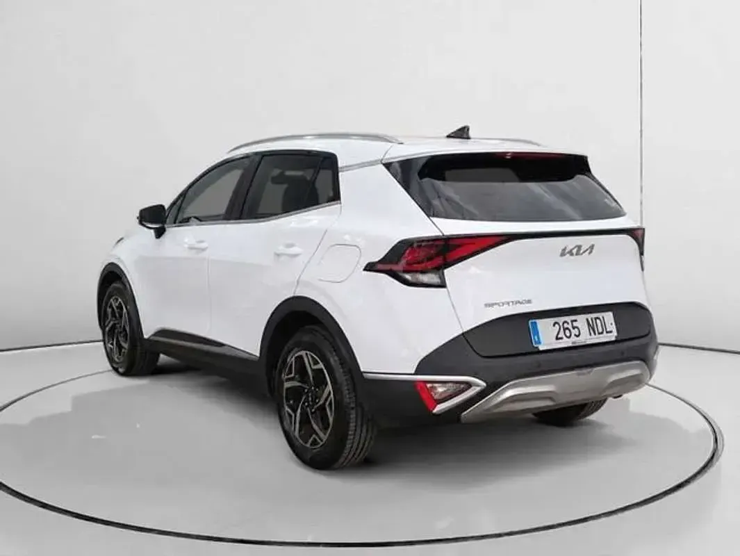 Käytetty Kia Sportage 160 HP (117 kW) 2025 Valkoinen Katumaasturi