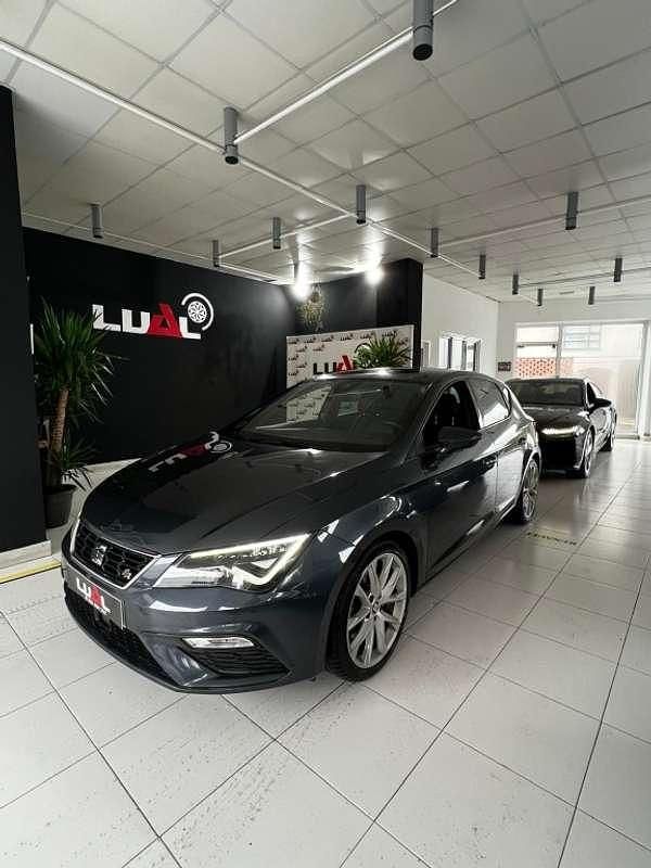 Usado Seat Leon ST FR 150 CV (110 kW) 2021 Gris Familiar