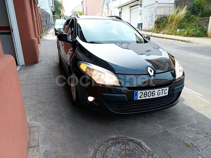 Negro Usado 2010 Renault Mégane GrandTour Dynamique Familiar | 5390 € (Precio justo) - Imagen 1/4