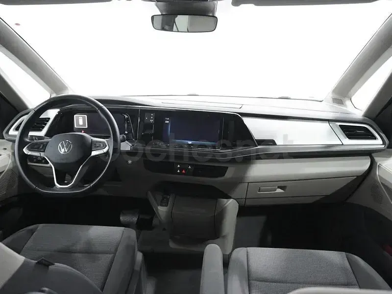 Usado VW Multivan 150 CV (110 kW) 2025 Rojo Monovolumen
