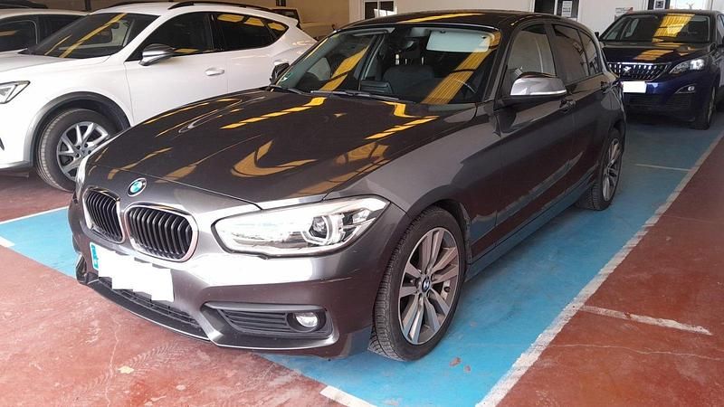 Gris Usado 2018 BMW 118 Utilitario | 15.600 € - Imagen 1/4