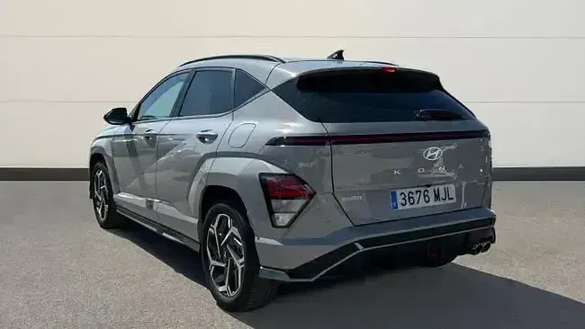Usado Hyundai Kona N Line 141 CV (103 kW) 2023 Gris / plata SUV