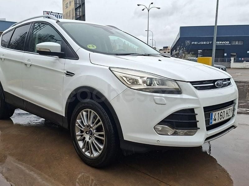 Usado Ford Kuga Titanium 140 CV (102 kW) 2014 Blanco SUV