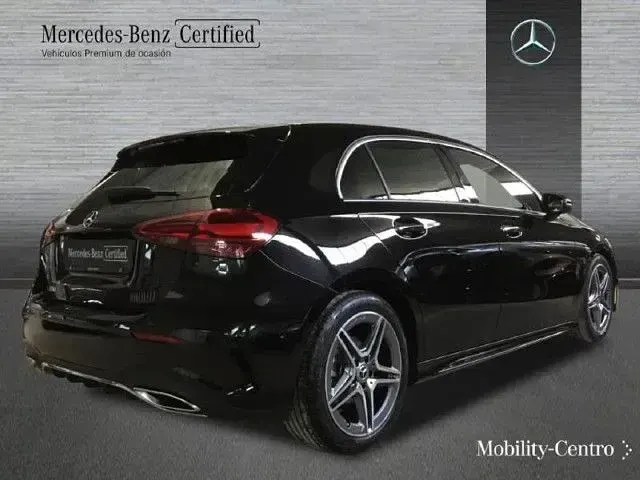 Usado Mercedes A180 136 CV (100 kW) 2024 Negro noche