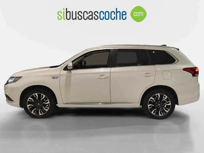 Usado Mitsubishi Outlander P-HEV 203 CV (149 kW) 2018 Blanco