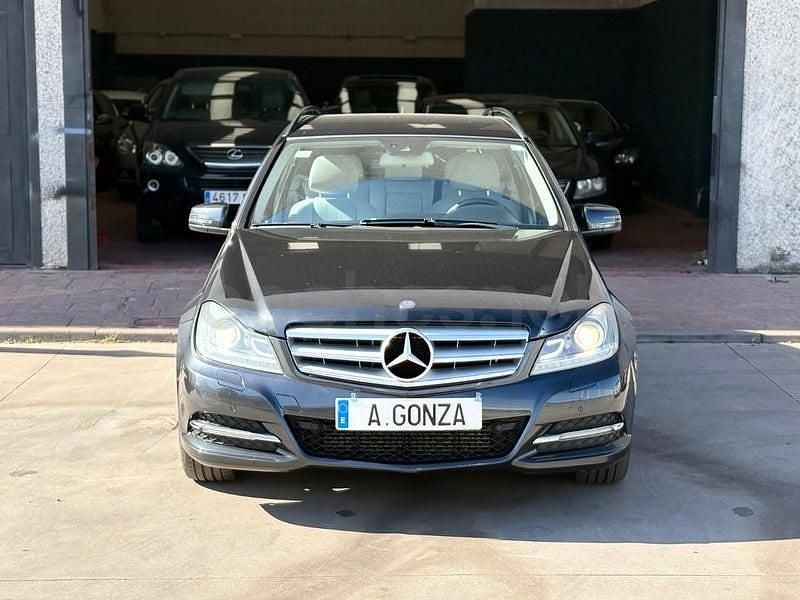 Usado Mercedes C220 Avantgarde 170 CV (125 kW) 2012 Negro Familiar