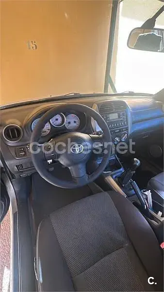 Usado Toyota RAV4 Luna 125 CV (91 kW) 2004 Gris / plata SUV