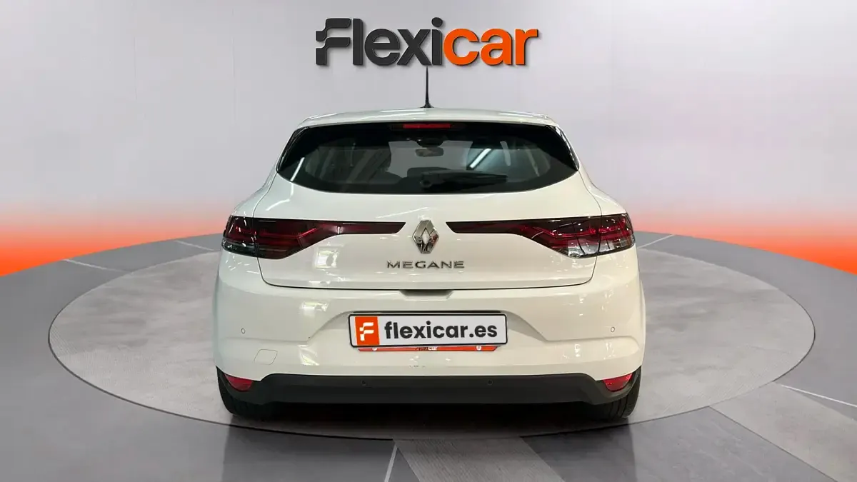 Usado Renault Mégane II Equilibre 115 CV (84 kW) 2023 Blanco Berlina