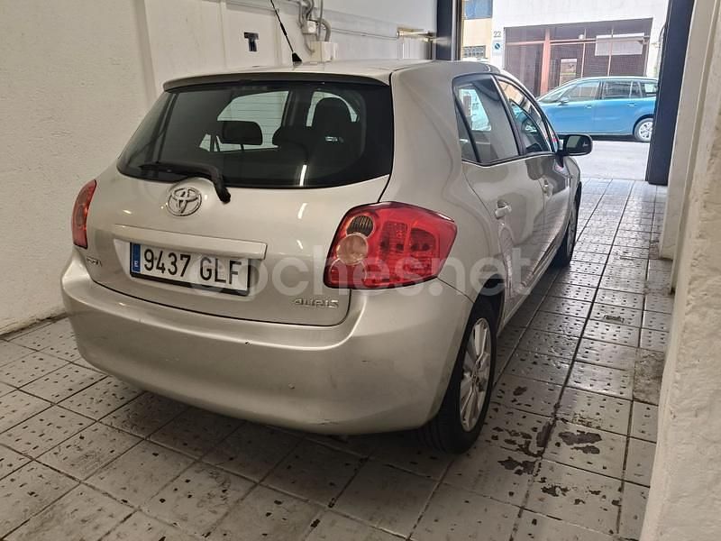Usado Toyota Auris Sol 126 CV (92 kW) 2009 Beige Berlina