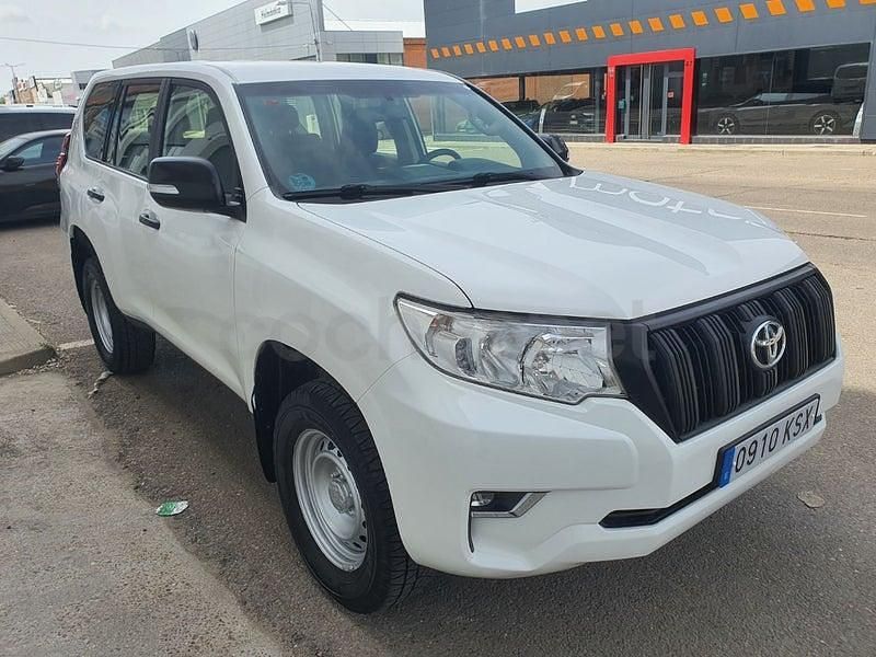 Używany Toyota Land Cruiser 177 KM (130 kW) 2019 Biały SUV