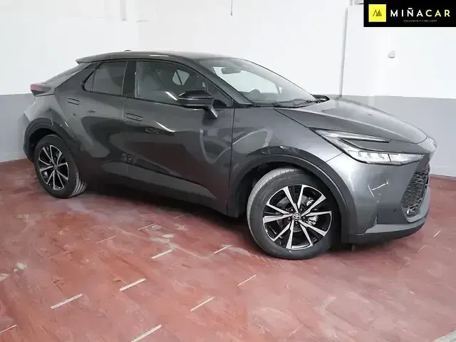 Usado Toyota C-HR Advance 140 CV (102 kW) 2025 Gris oscuro SUV
