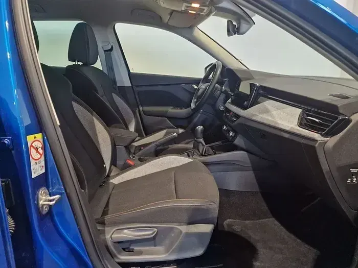 Usado Skoda Kamiq Selection 115 CV (84 kW) 2025 Azul SUV