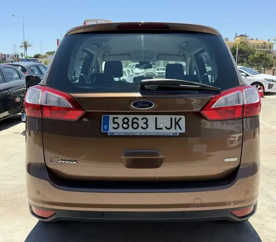 Usado Ford Grand C-Max S 125 CV (91 kW) 2014 Beige Monovolumen