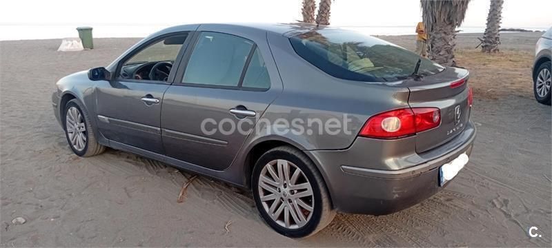 Negro Usado 2006 Renault Laguna II Dynamique Berlina | 1300 € (Super precio) - Imagen 1/4