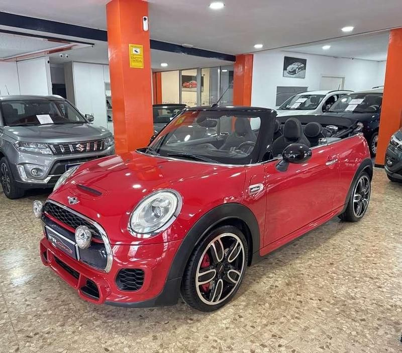 Usado Mini John Cooper Works Cabriolet 231 CV (169 kW) 2017 Rojo Descapotable