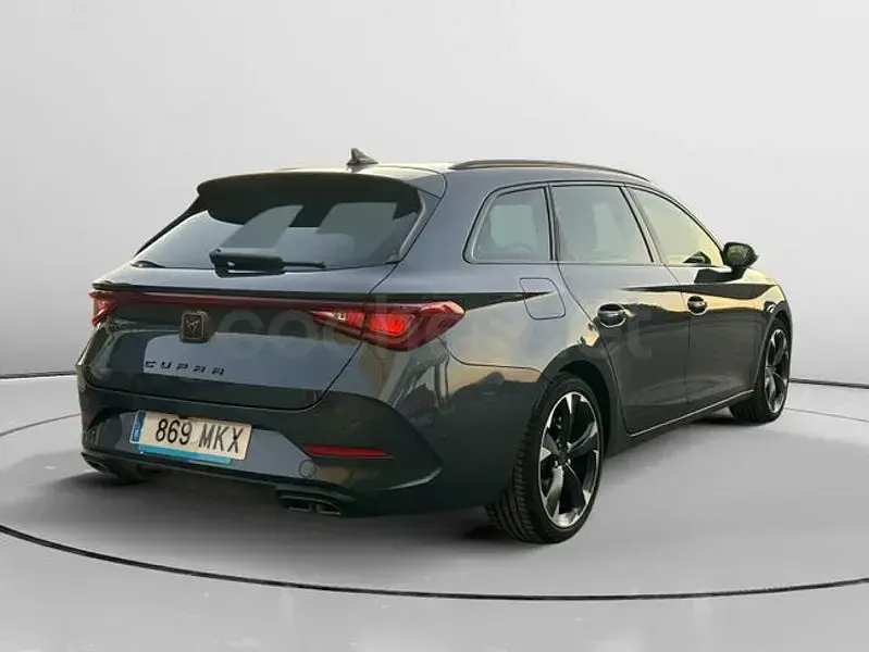Usado Cupra Leon 150 CV (110 kW) 2023 Gris / plata Berlina