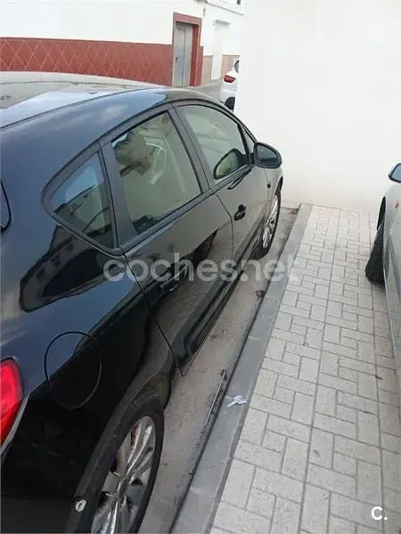 Usado Opel Astra Sport 110 CV (80 kW) 2011 Negro Berlina
