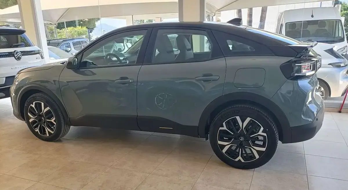 Nuevo Citroën C4 Business Class 145 CV (106 kW) 2026 Verde SUV