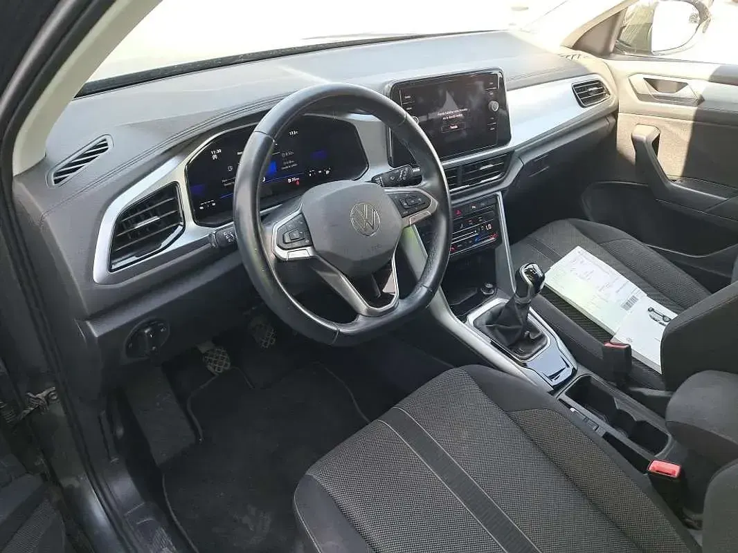 Usado VW T-Roc Life 110 CV (80 kW) 2022 Gris SUV