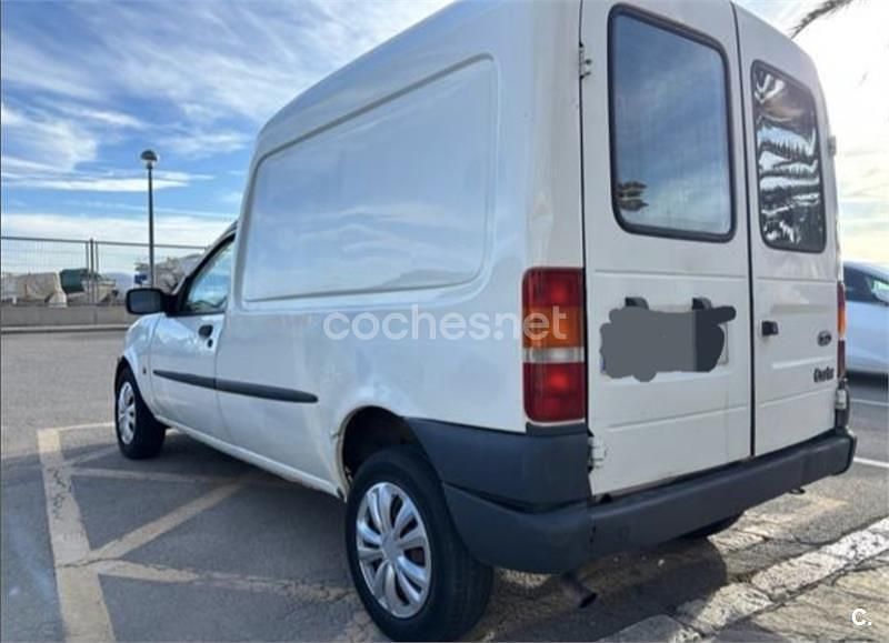 Blanco Usado 2000 Ford Courier Monovolumen | 3900 € - Imagen 1/4