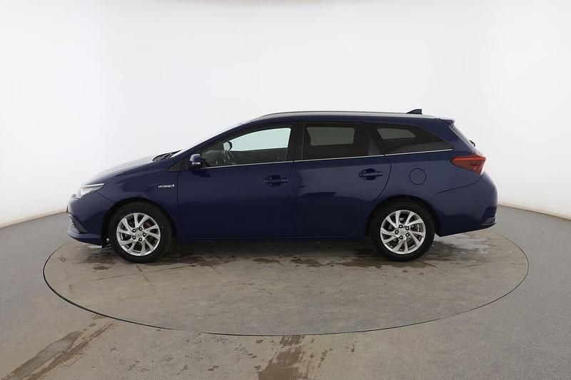 Usado Toyota Auris Touring Sports Active 136 CV (100 kW) 2018 Azul Familiar