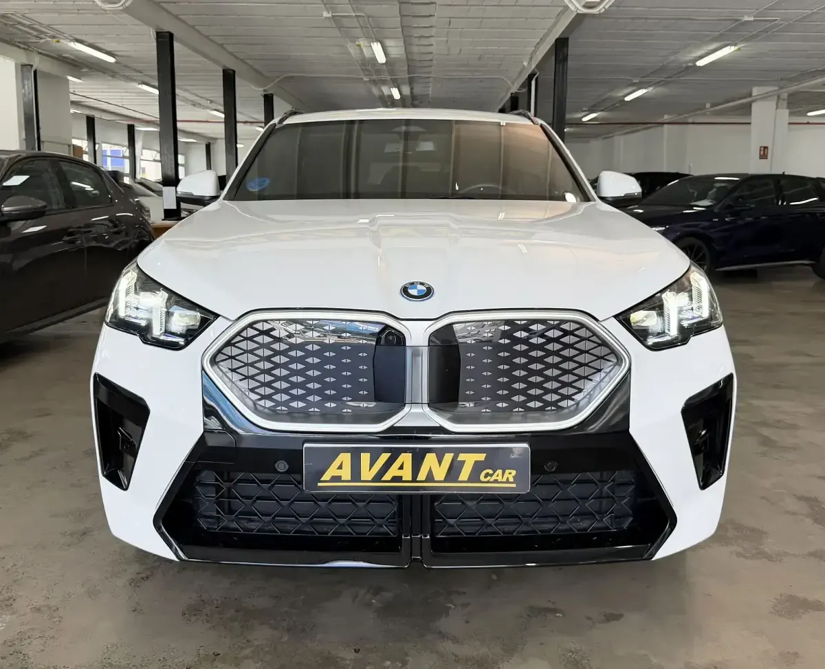 Usado BMW iX2 150 kW (204 CV) 2024 Blanco SUV