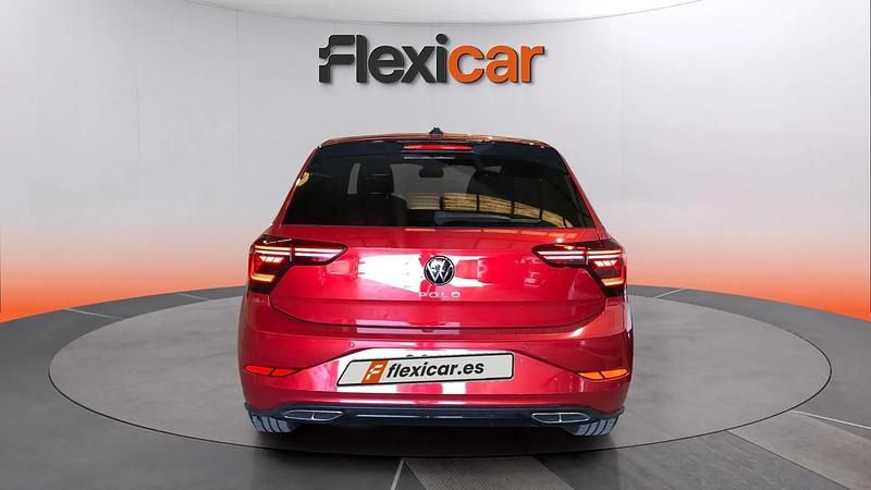 Usado VW Polo R-line 110 CV (80 kW) 2023 Burdeos Utilitario