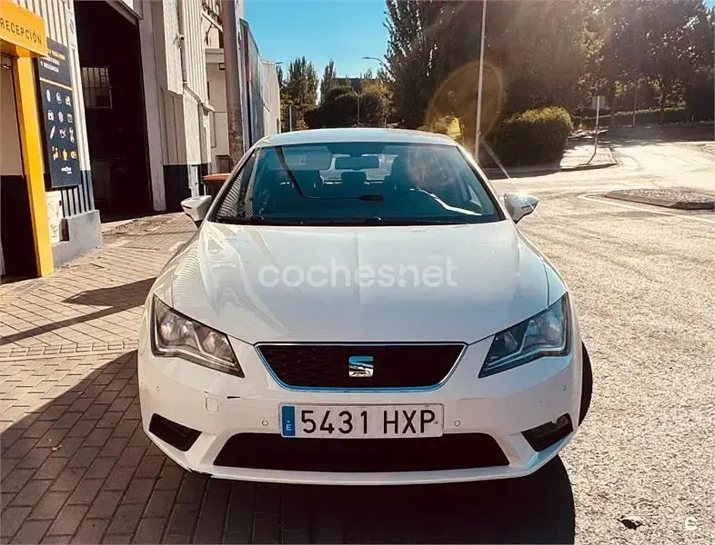 Usado Seat Leon ST Style 125 CV (91 kW) 2013 Blanco Familiar