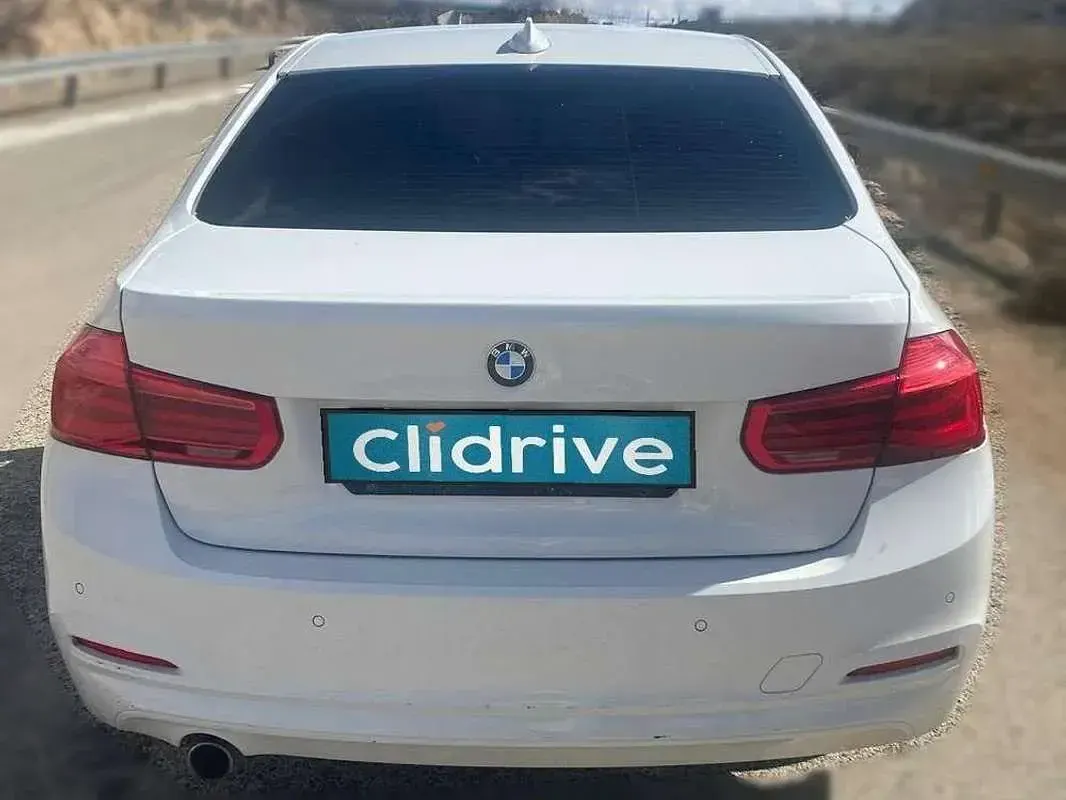 Usado BMW 318 150 CV (110 kW) 2016 Blanco Berlina