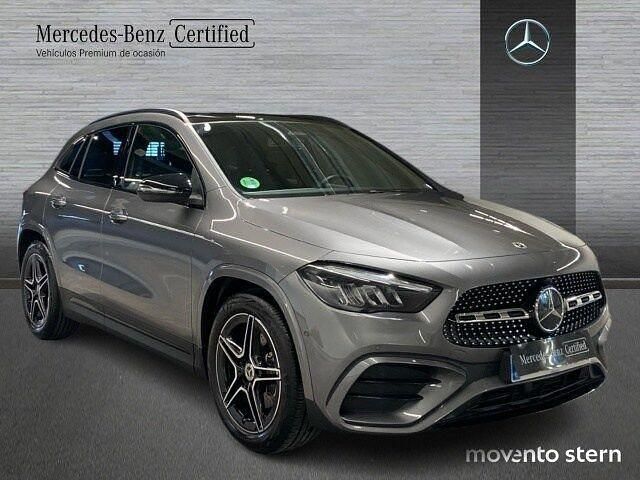 Usado Mercedes GLA200 AMG line 150 CV (110 kW) 2025 Gris SUV