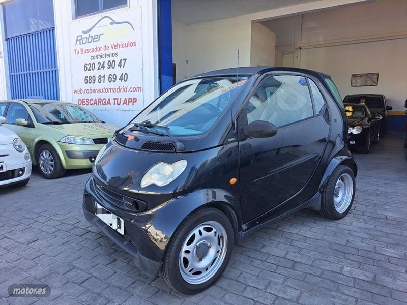 Negro Usado 2004 Smart ForTwo Coupé Passion Coupe | 2999 € - Imagen 1/4
