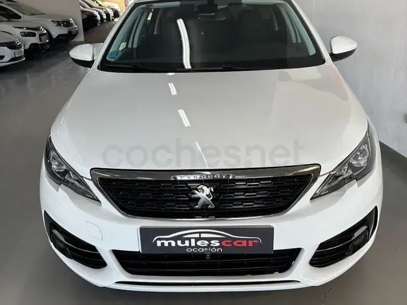 Usado Peugeot 308 SW Active 130 CV (95 kW) 2021 Blanco Familiar