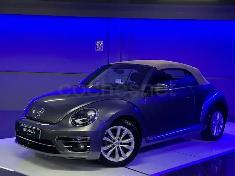 Usado VW Beetle Design 110 CV (80 kW) 2018 Gris / plata Utilitario
