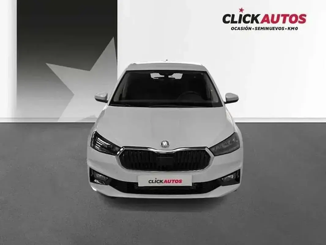 Usado Skoda Fabia Selection 116 CV (85 kW) 2025 Blanco Utilitario