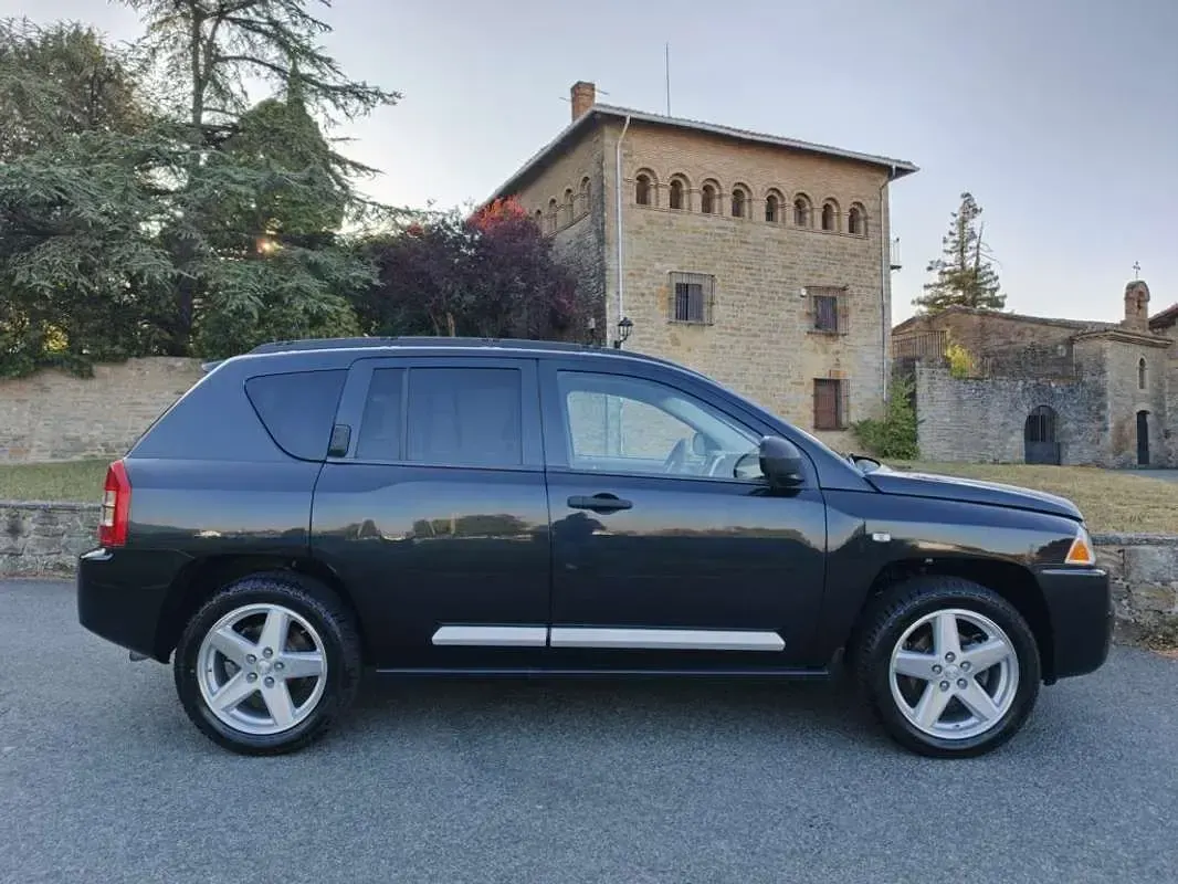 Usado Jeep Compass Limited 140 CV (102 kW) 2008 Negro SUV