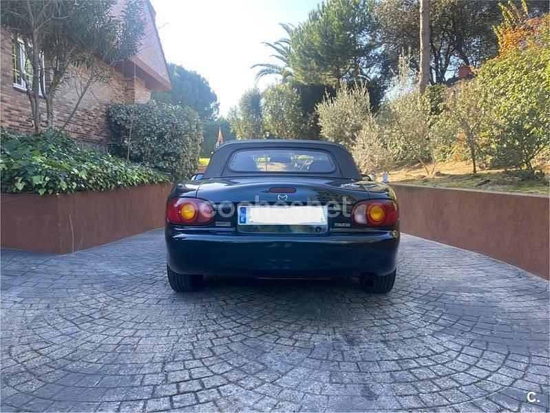Usado Mazda MX5 140 CV (102 kW) 1998 Verde Descapotable