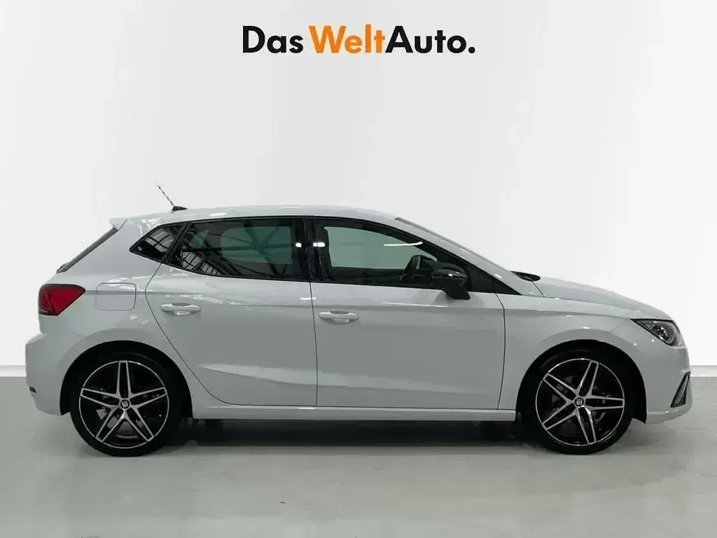 Usado Seat Ibiza FR 150 CV (110 kW) 2021 Blanco Utilitario