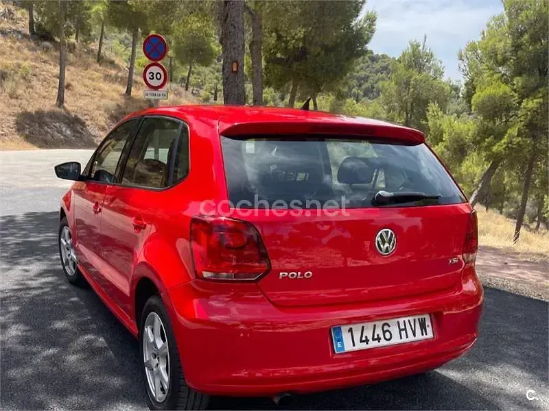 Usado VW Polo Advance 90 CV (66 kW) 2014 Rojo Berlina