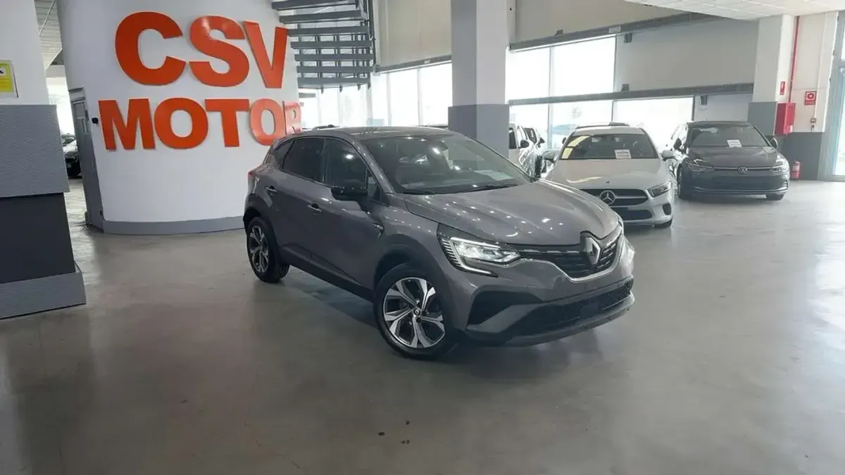 Usado Renault Captur RS Line 160 CV (117 kW) 2022 Gris / plata SUV
