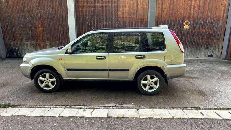 Plateado Usado 2001 Nissan X-Trail SUV | 4250 € (Precio justo) - Imagen 1/4