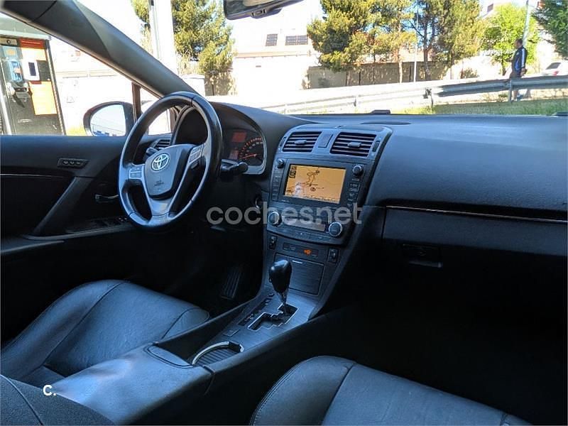Usado Toyota Avensis Executive 150 CV (110 kW) 2009 Gris / plata Familiar