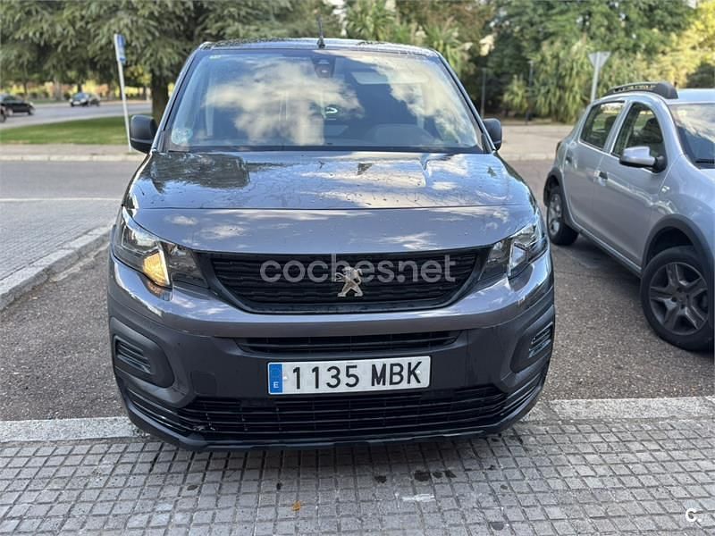 Usado Peugeot Rifter Active 130 CV (95 kW) 2022 Marrón Monovolumen