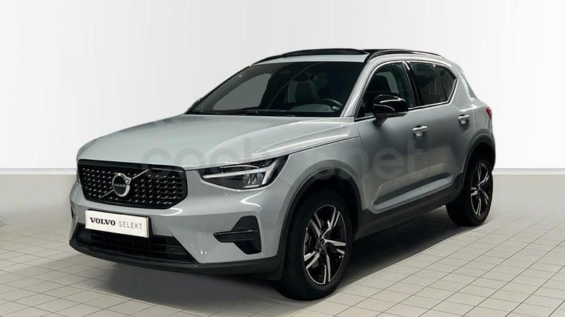 Usado Volvo XC40 Plus 163 CV (119 kW) 2024 Gris / plata SUV
